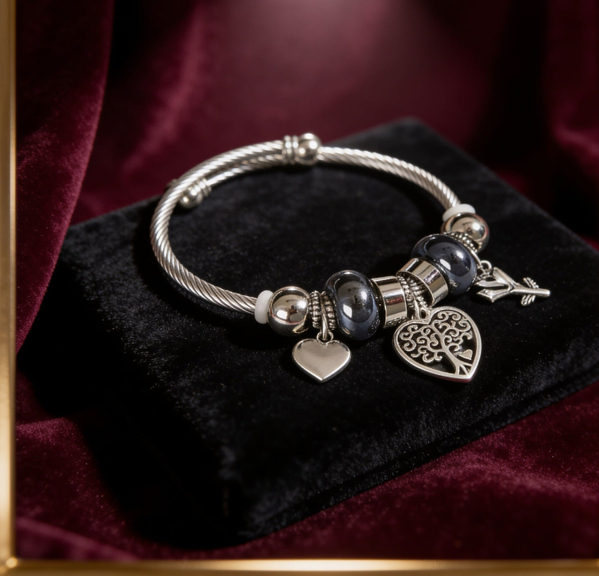 Stylish Women’s Charm Bracelet