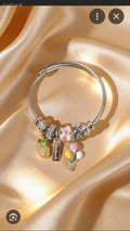 bracelet in feminine style,
